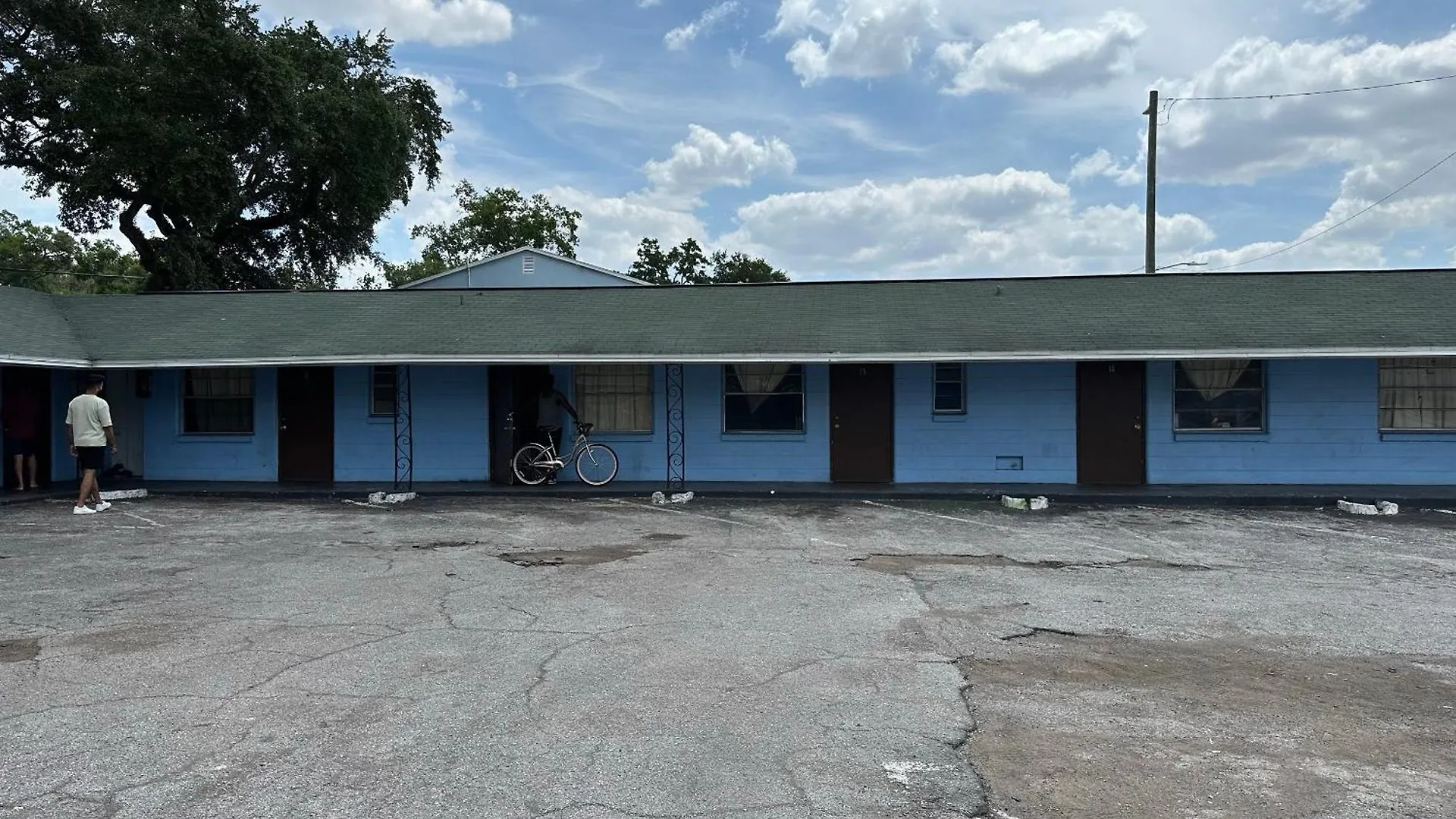 Antigua Motel By Oyo Tampa Us - 41